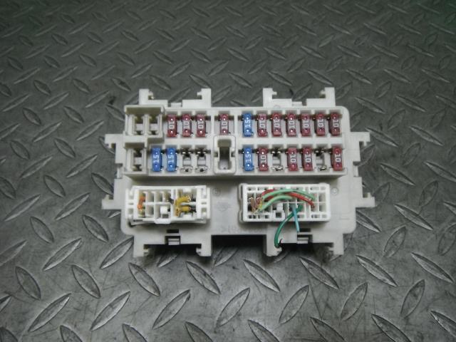 日産(NISSAN)※同梱不可※セレナ CC25 ヒューズボックス 室内用 動作OK拍卖