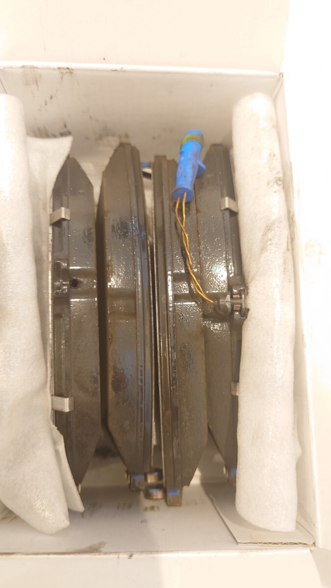 メルセデスベンツ W118 CLA250 純正 フロントブレーキパッド 中古品拍卖