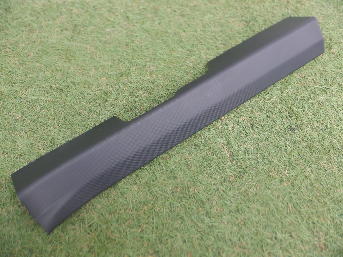 新車外し品 トヨタ純正 A200A A210A ライズ RIZE スカッフプレート パネル 67913-B1070 フロント 右側 m-24-8-392拍卖