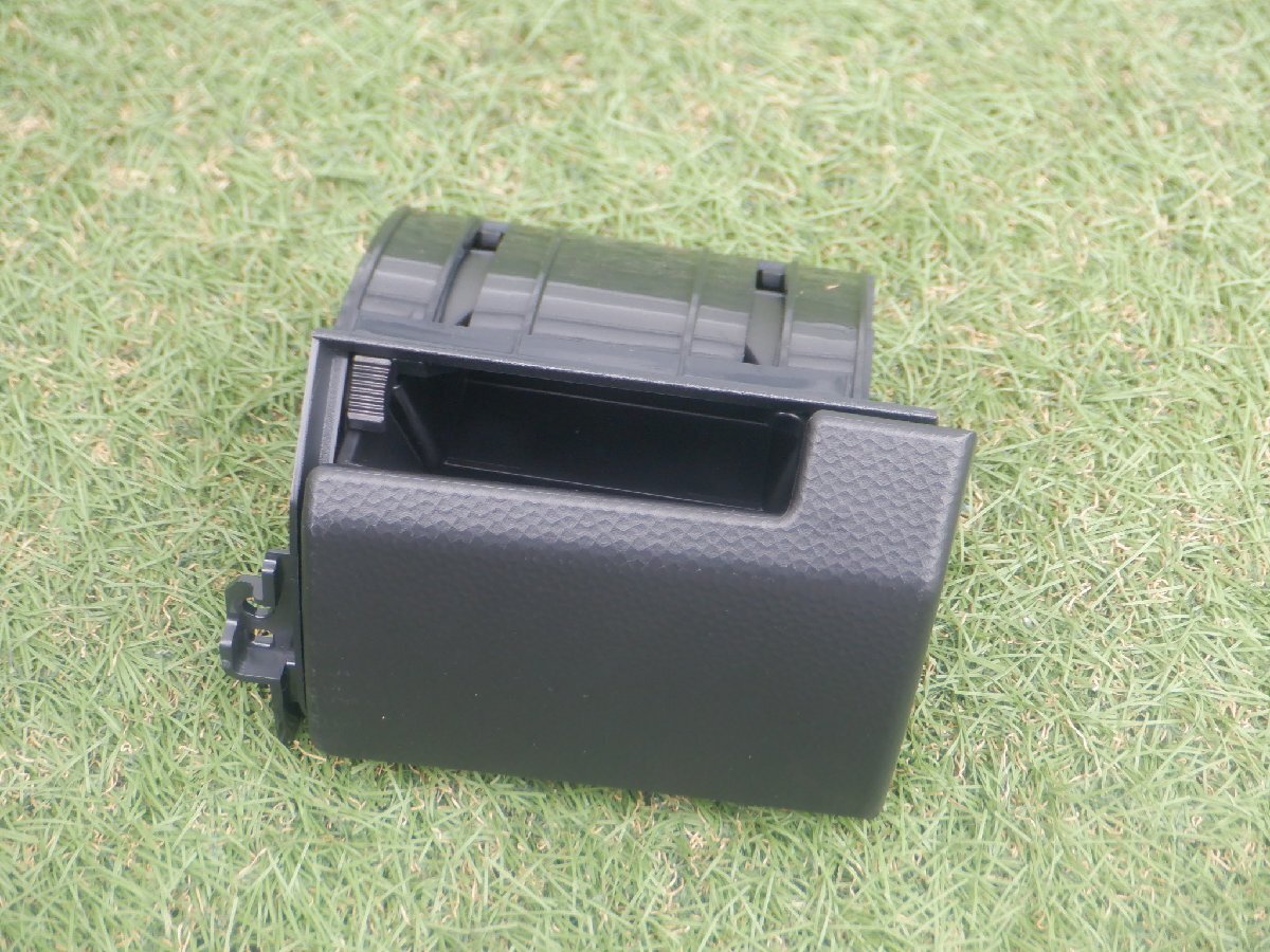 新車外し トヨタ純正 M900A M910A ルーミー タンク ドリンクホルダー パネル カバー 55618-B1060 m-24-8-503拍卖