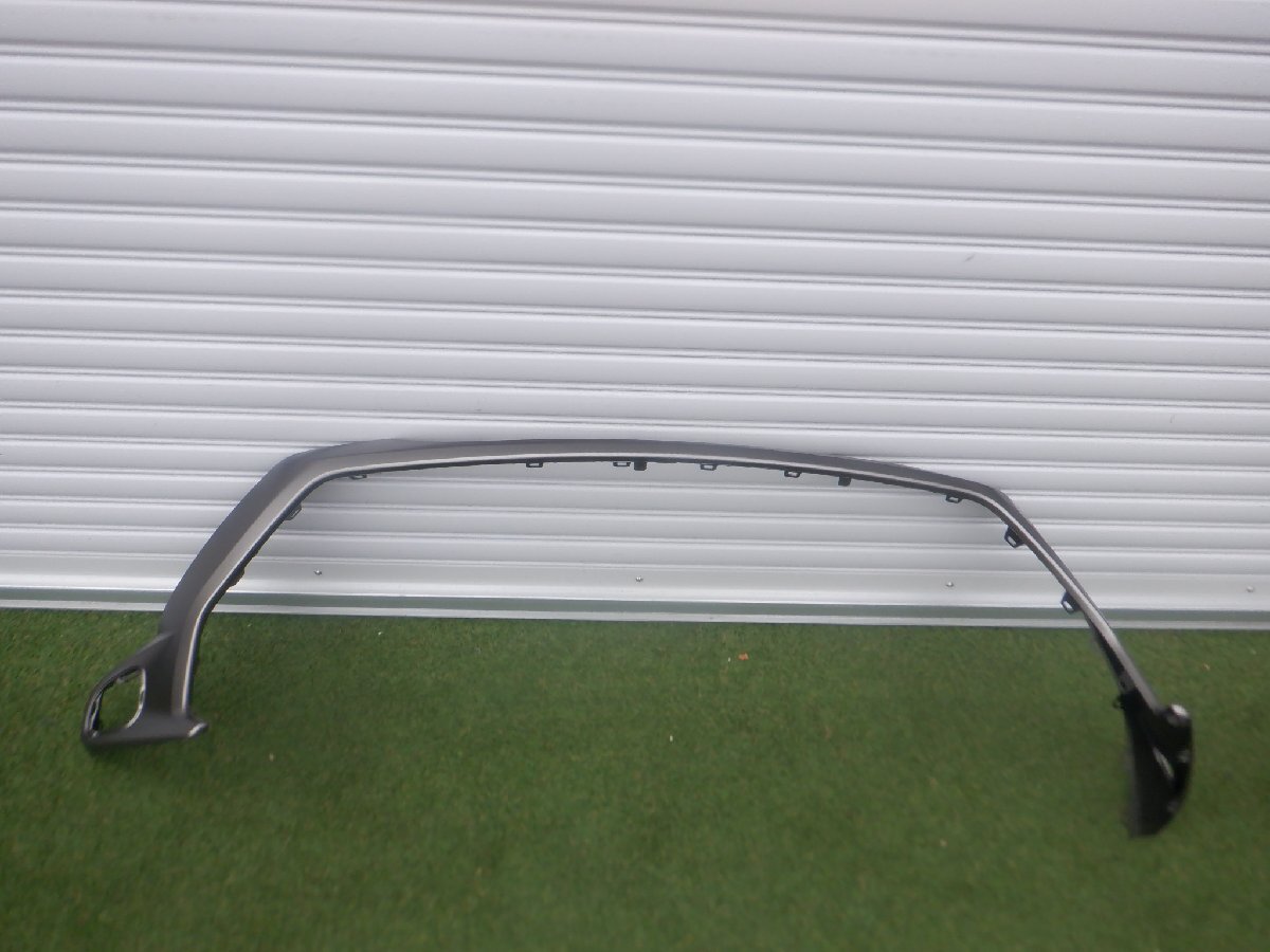 新車外し トヨタ純正 ZSG10 ZVG11 ZVG15 カローラクロス フロントバンパー フロントグリル フレーム モール 53121-16070 m-24-8-517拍卖