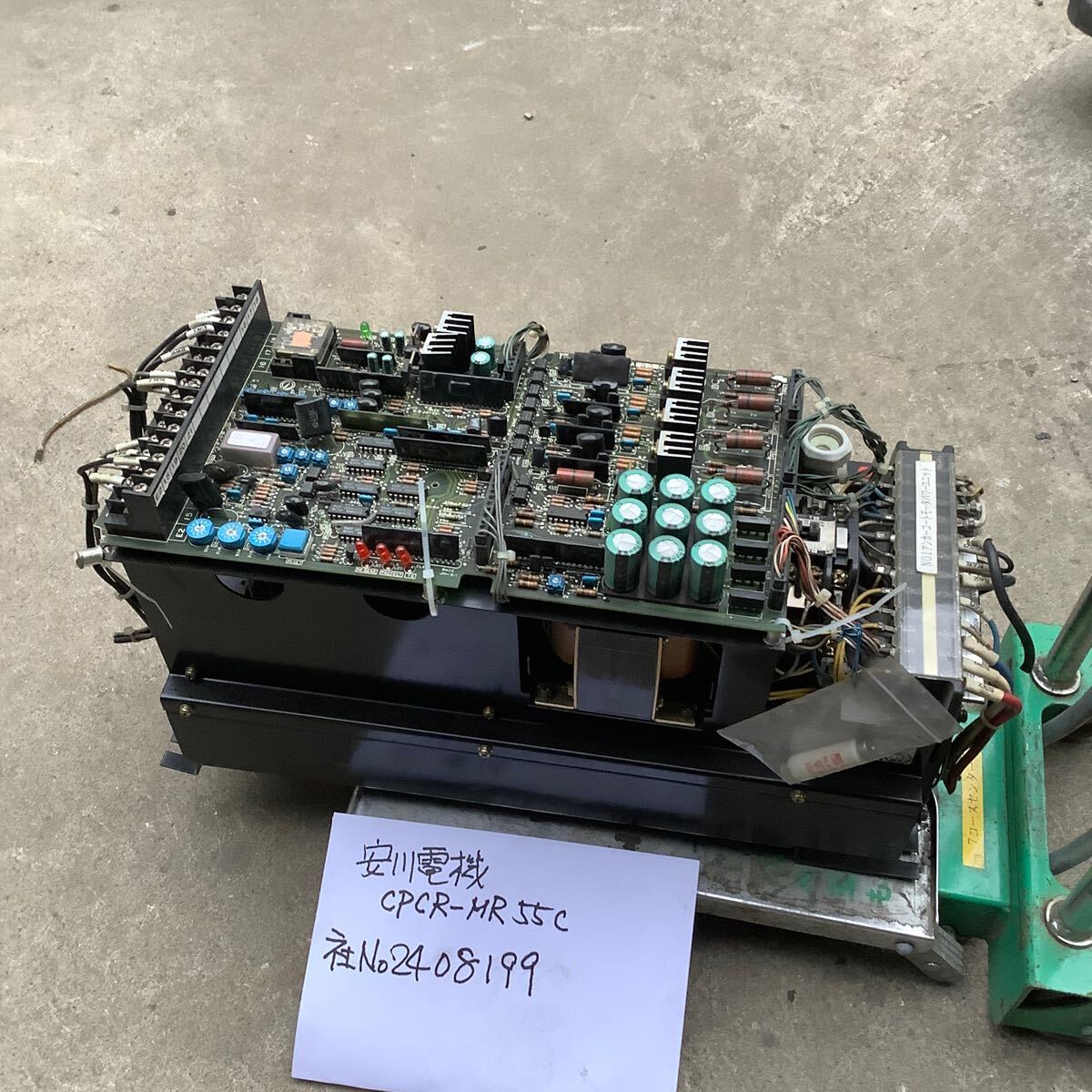 安川電機モーターコントロールユニットCPCRーMR55C中古品(注意電子基板の台座劣化で有りません。現状渡し品です。拍卖