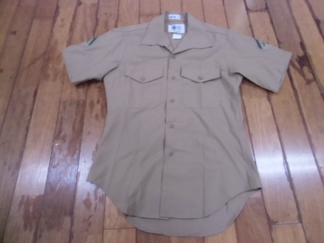 P-54 ミリタリー サバゲー コンバット コスプレ アメカジ 米軍放出品 USMC MARINE 作業服 ドレス Yシャツ 制服 カーキ 海兵隊 M 送料198円拍卖