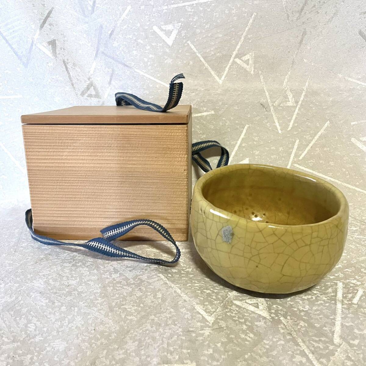 【鉢伏山 奈 銘あり】抹茶碗 茶道具 茶碗 黄瀬戸★共箱つき拍卖