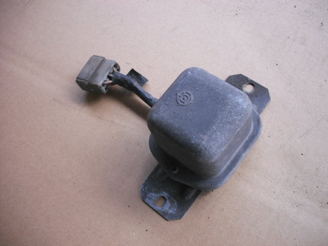 『B229』B122,A12,サニトラ,サニー トラック,SUNNY,保管 ボルテージレギュレーター,f7r4ケース拍卖