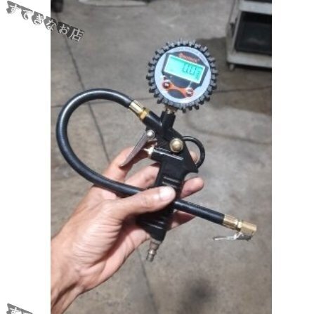 タイヤ 空気圧計 バックライト付き エアゲージ 空気圧 オートバイ 車 バイク 自動車 バン 測定 タイヤゲージ 計測器 チェッカー 圧 工具拍卖