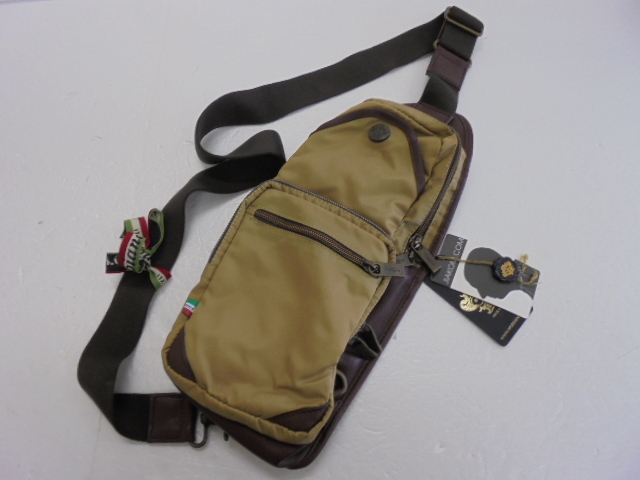 【KCM】oro-50b★ワケあり未使用★【Orobianco/オロビアンコ】GIACOMIO-H ショルダーバッグ ボディーバッグ ベージュ系 メンズ拍卖