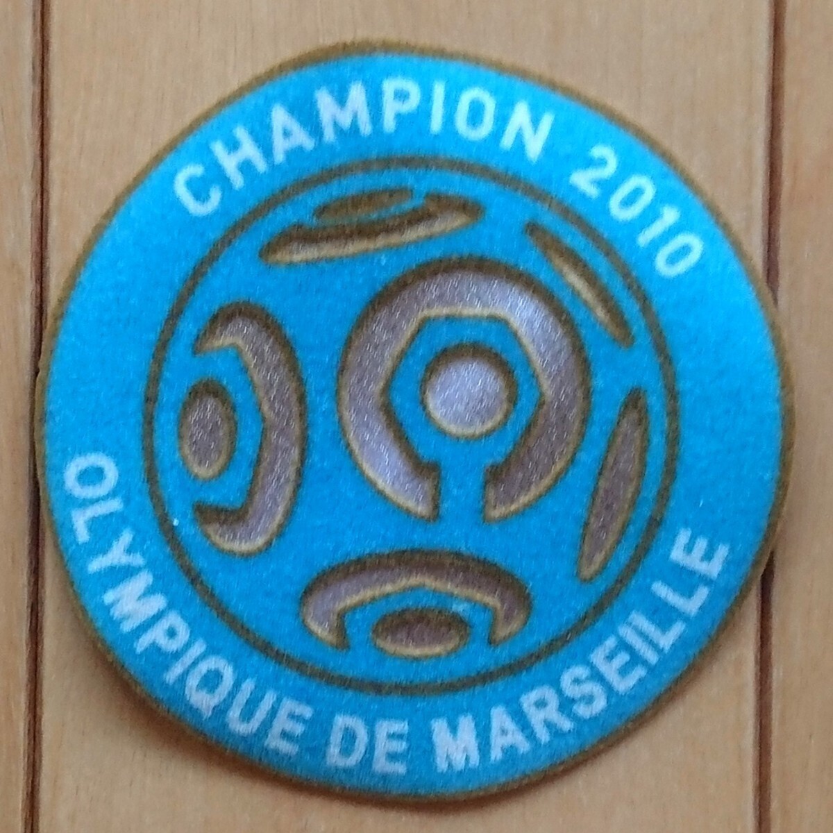 【新品、未使用】フランス リーグアン オフィシャル 2010シーズンリーグ優勝パッチ マルセイユ ホーム用(前年リーグ優勝チーム用)拍卖