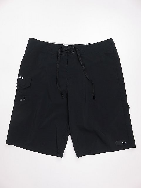 【送料無料】OAKLEY オークリー ハーフパンツ 黒 軽量 ロゴプリント入り 32/M拍卖