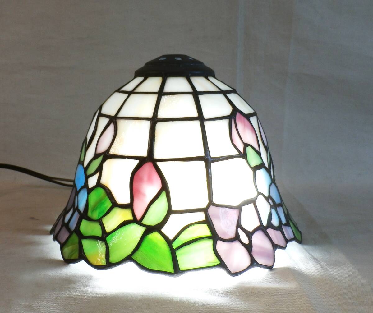 ステンドグラスの電笠 ステンドグラス 吊り下げ照明 A ペンダントライト 電傘 美術品 工芸ガラス 天井照明 中古品 コレクション拍卖