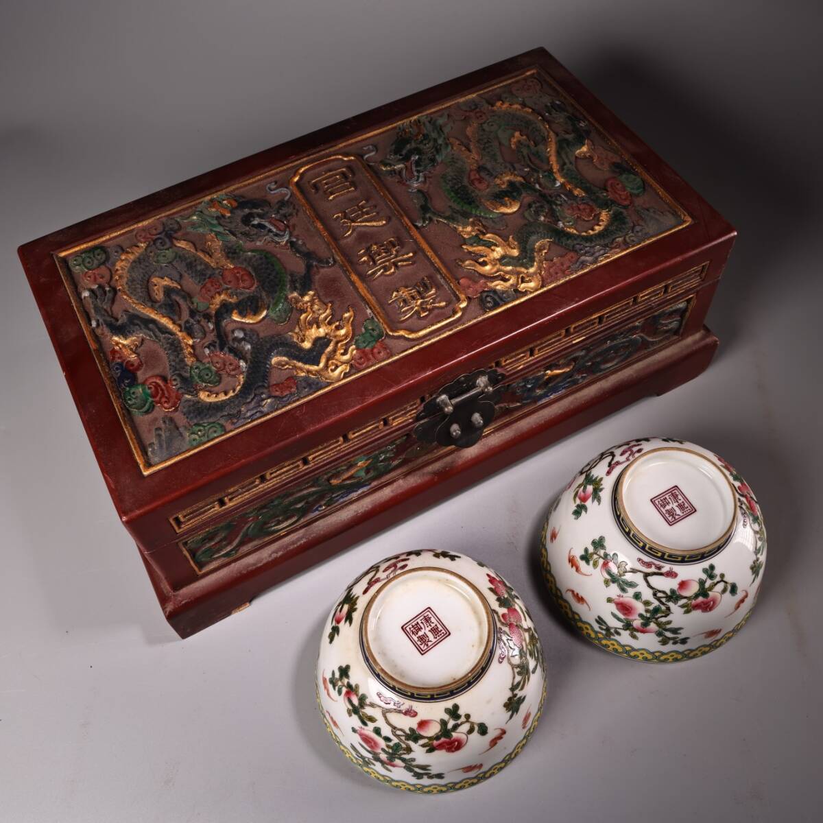 古陶芸 中国・清代 「宮廷御蔵純手画粉彩磁器碗一対」古陶磁器 骨董 唐物 古美術LOT-8261拍卖