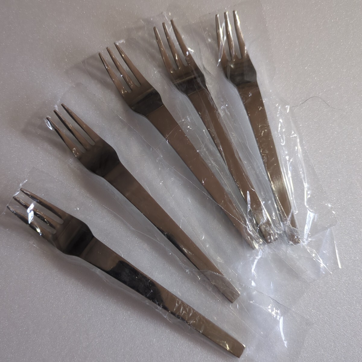 シンプル で おしゃれ ! デザートフォーク (13.4cm)5p スタイリッシュ カトラリー キッチン雑貨拍卖