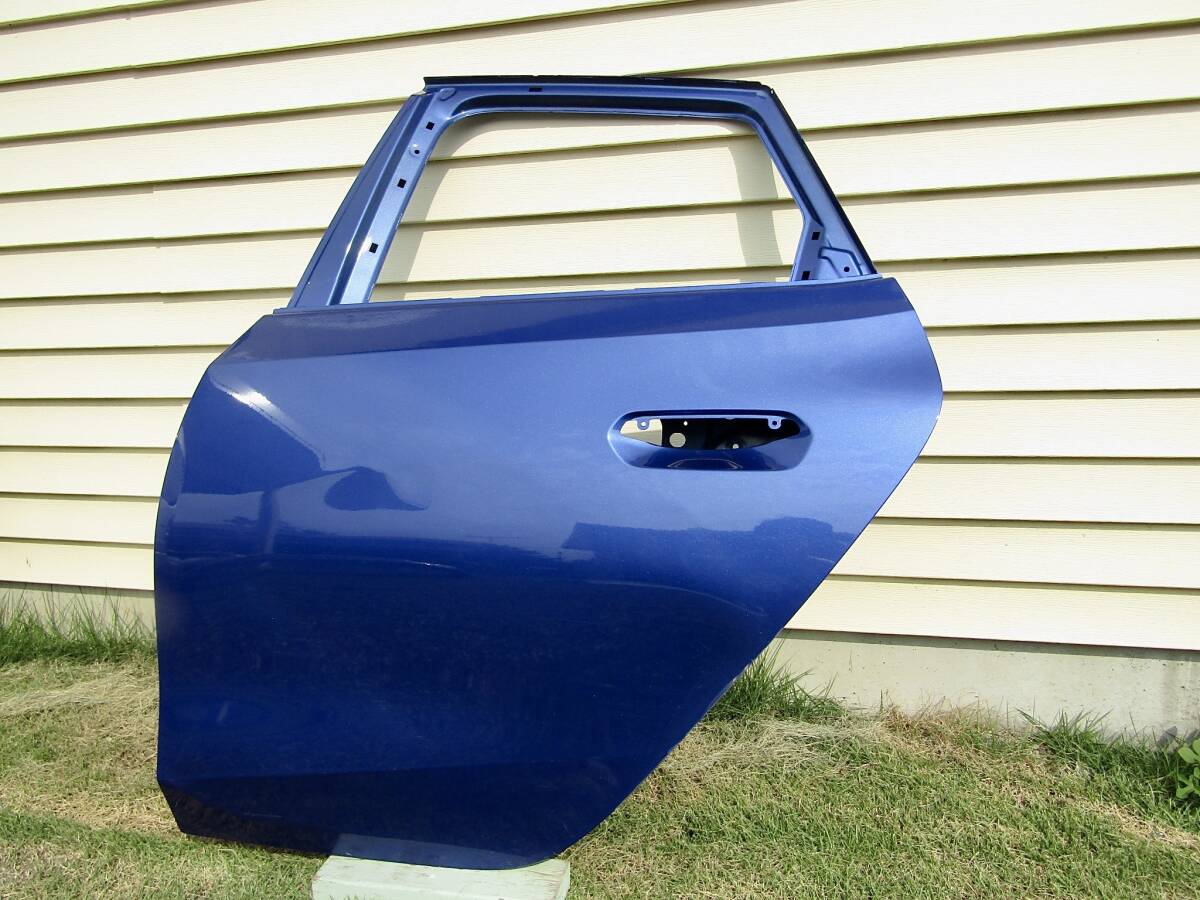 BMW U06 2シリーズ 純正 右 リアドア 右後ろ ドア 青 ブルー ■■ 12080502拍卖