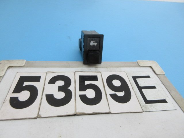 5359E アクティ トラック 後期 HA1 HA2 HA3 HA4 純正 作業灯スイッチ 荷台ランプスイッチ SSサイズ拍卖