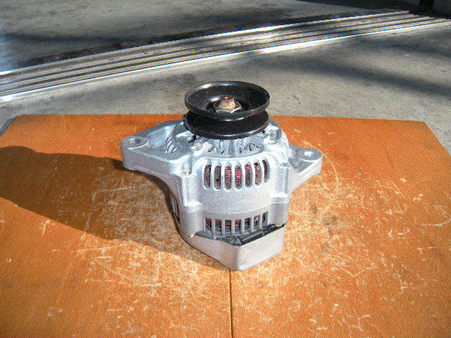 井関農機、イセキトラクター用オルタネーター(ダイナモ)リビルト品 101211-3640~2、6281-200-022-0B拍卖