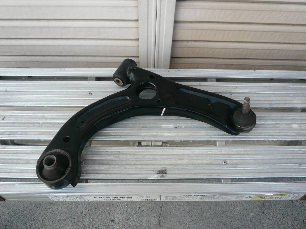 783:タントカスタム LA600S 右フロントロアアーム拍卖