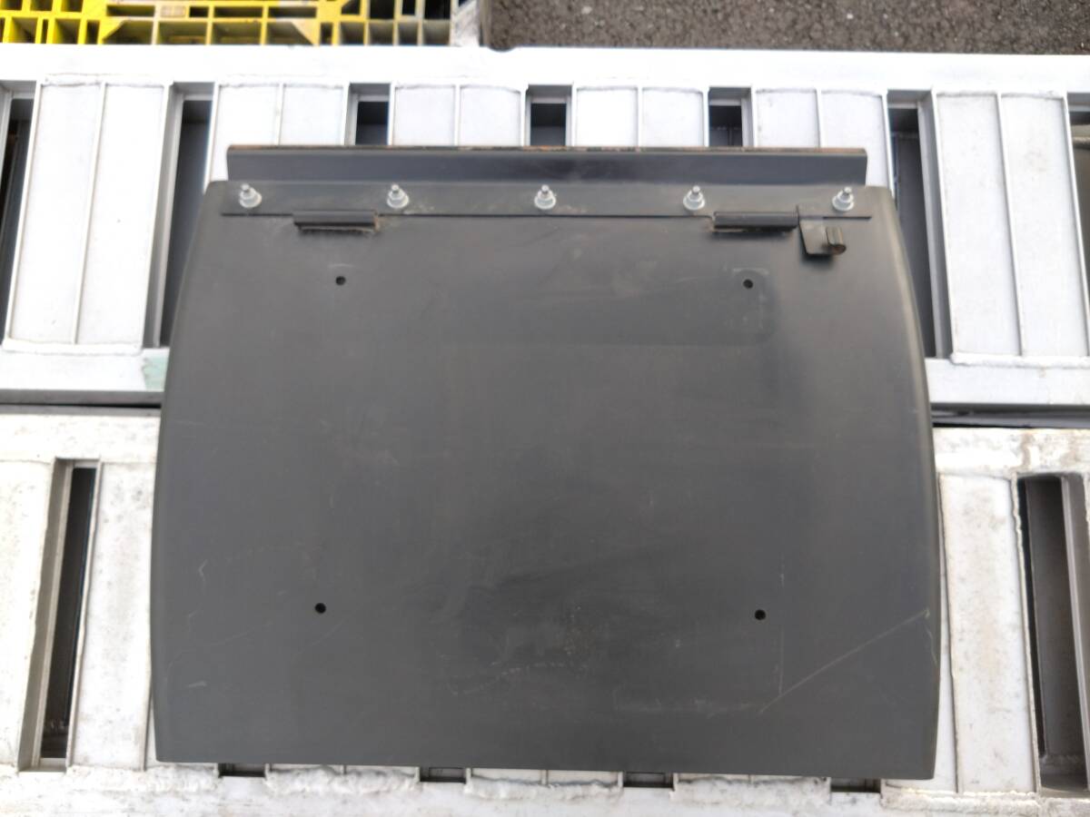 2284 UD クオン(トラクターヘッド) 純正リアフェンダーL前拍卖