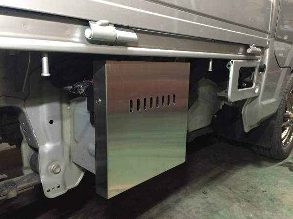 キャリイ標準車 DA16T ステンレス バッテリー カバー拍卖