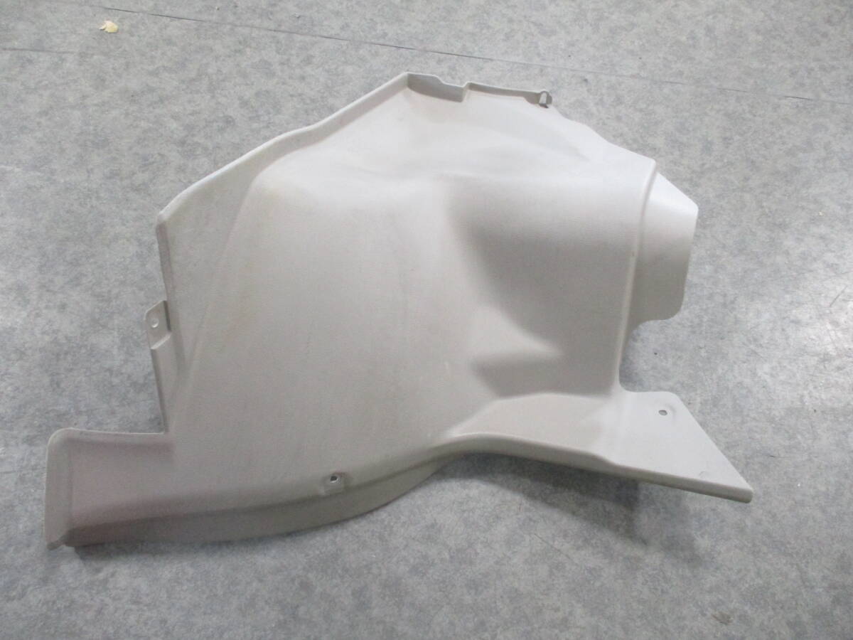 エブリーDA64W純正フロント右トリム足元カバー 内貼り76141-68H0内張り エブリイ エブリィ エブリー ワゴン エブリイ部品取り車あります拍卖