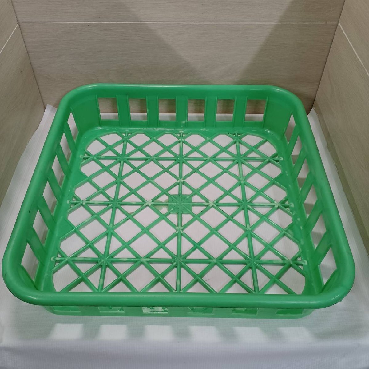 【中古】栽培資材 16本コンテナ 籠 農業資材 園芸資材(1個~10個単位でのご購入可) 内容量 :20個拍卖