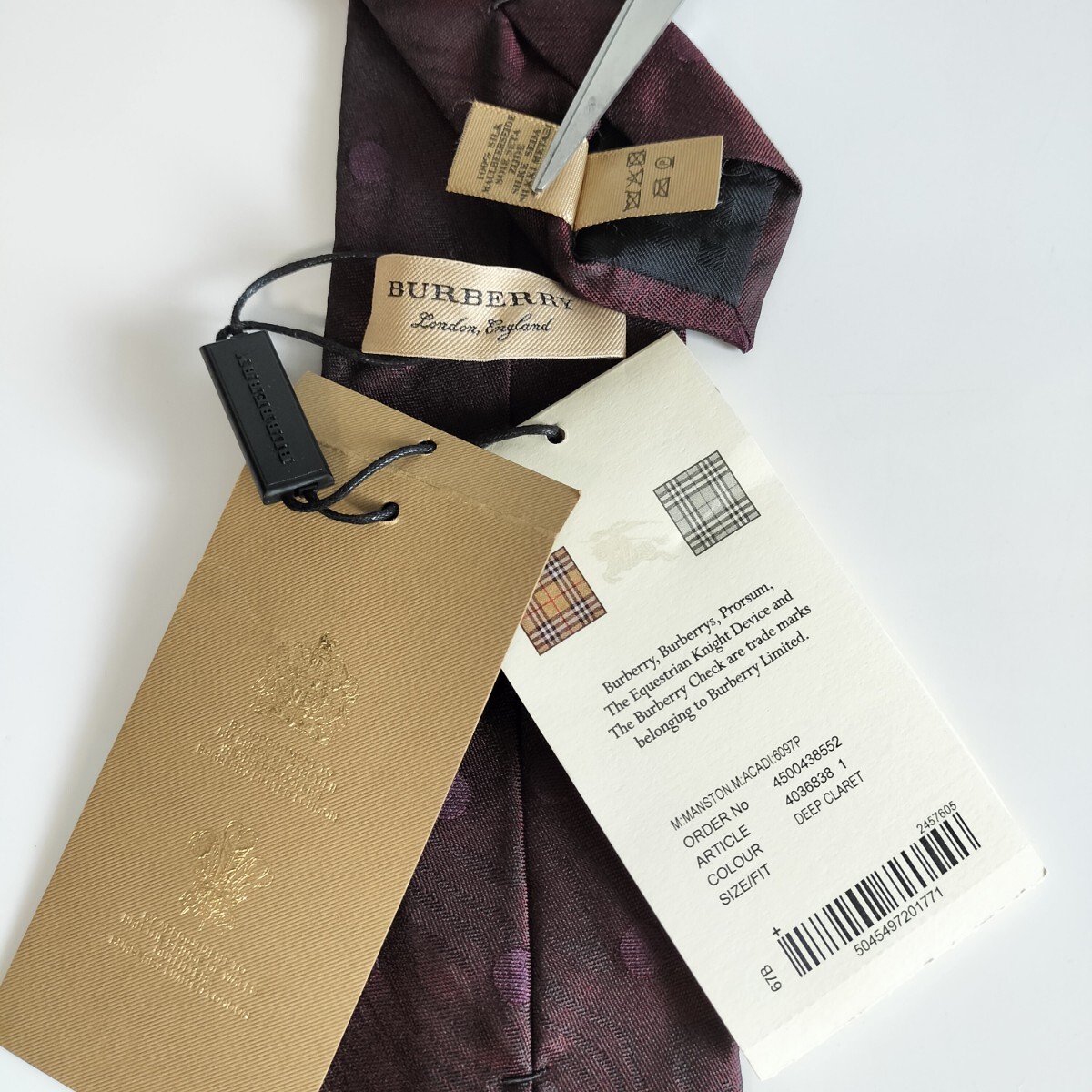 BURBERRY(バーバリー)ダークボルドードットホースロゴネクタイ新品 未使用 タグ付き拍卖