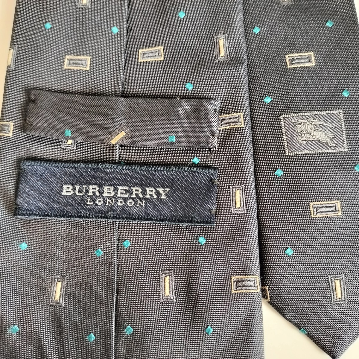 BURBERRY LONDON (バーバリーロンドン)黒ミニ長方形点々ネクタイ拍卖