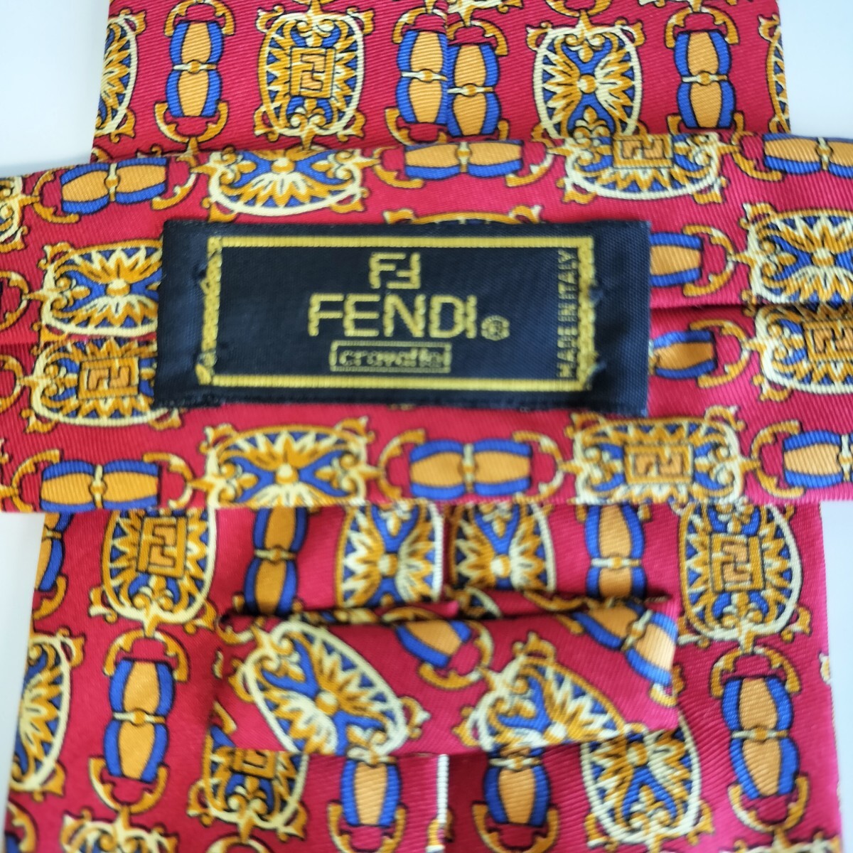 FENDI(フェンディ)赤ゴールド青ズッカ柄ネクタイ拍卖