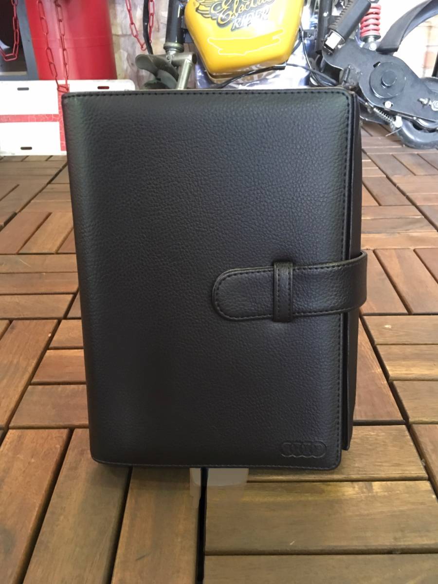 Audi ● 車検証ケース《USED》拍卖