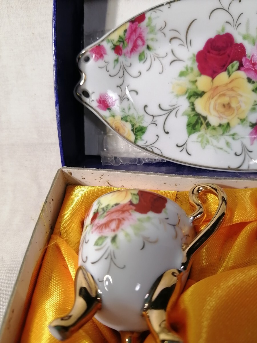 ミニチュア カップ&ソーサー 箱入り 1990年代 未使用在庫品 紅茶 珈琲 カップコレクション おままごと ドールハウス 46CS74h1拍卖
