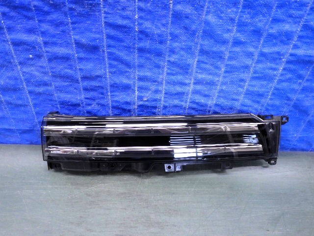 K802 ヴォクシー 90 左テール 内 LED V1-9 ZWR90W ZWR95W MZRA90W MZRA95W 美品拍卖