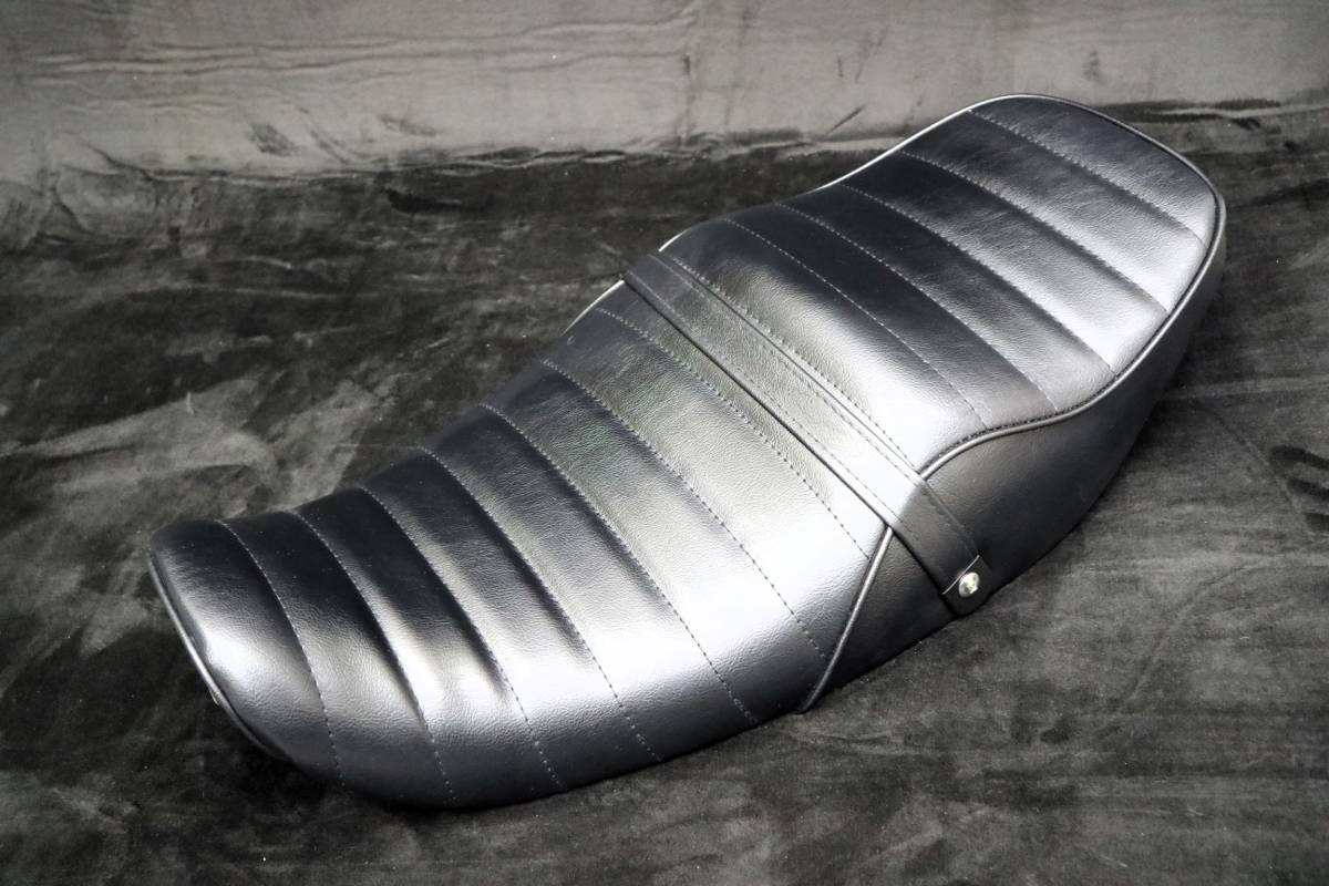 送料込 ゼファー400後期 黒皮 タックロールシート / 2型ZR400C C5 C6 C7 レザー できてる タックロールシート拍卖