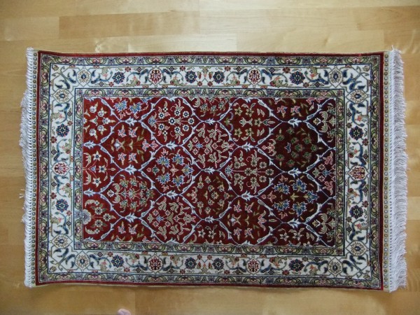 100%シルク トルコ絨毯(玄関用)未使用 約95cm×62cm GOLDEN YARN CARPET製 GUARANTEE付 拍卖