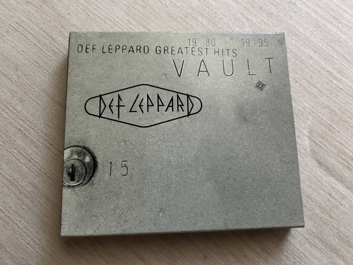マーキュリー 『デフ・レパード・グレイテスト・ヒッツ/Vault: Def Leppard Greatest Hits (19801995)』 初回限定盤2枚組 帯付き拍卖