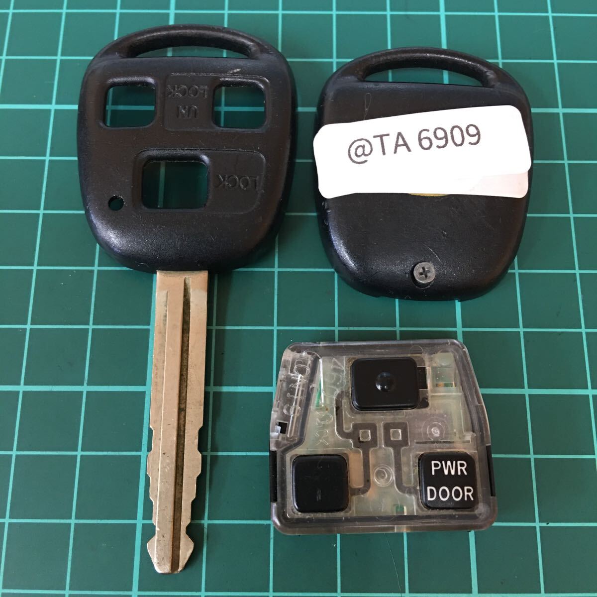 @TA6909 点灯ありトヨタ 純正 キーレス 3ボタン ヴォクシー ノア アルファード ハリアー エスティマ サーフ等リモコン拍卖