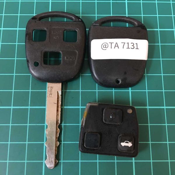 TA7131 トヨタ 20040基盤 純正 キーレス 3ボタン リモコン アベンシス等トランクボタン拍卖