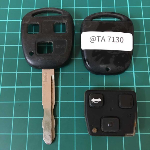TA7130 トヨタ 20040基盤 純正 キーレス 3ボタン リモコン アベンシス等トランクボタン拍卖