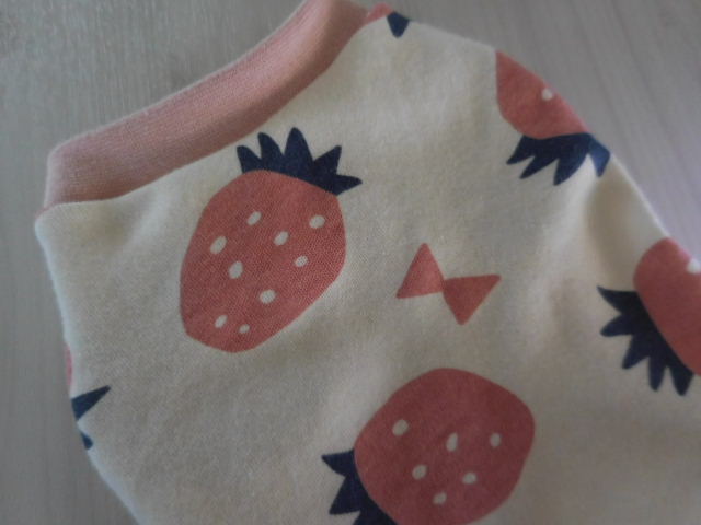 【3S】苺 オフホワイト スムースニット 小型犬 犬服 ドッグウエア ハンドメイド拍卖