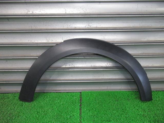 BMW ミニ クーパー S クラブマン DBA-ZG16 R55 LCI 後期 右フロントフェンダーモール 51777349422 無塗装黒 /41596拍卖