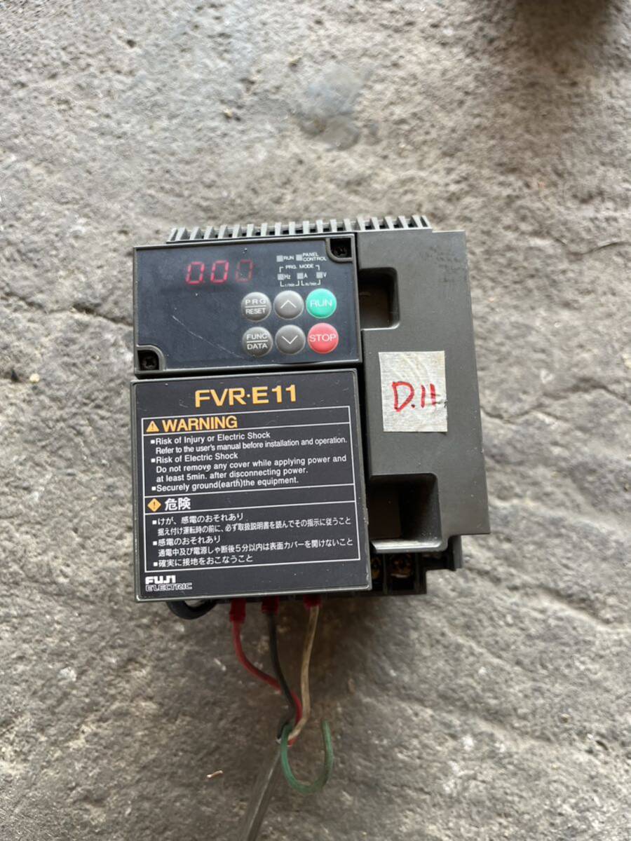 D11 富士インバーターFVR2.2E11S-2 2.2KW 動作確認済み拍卖