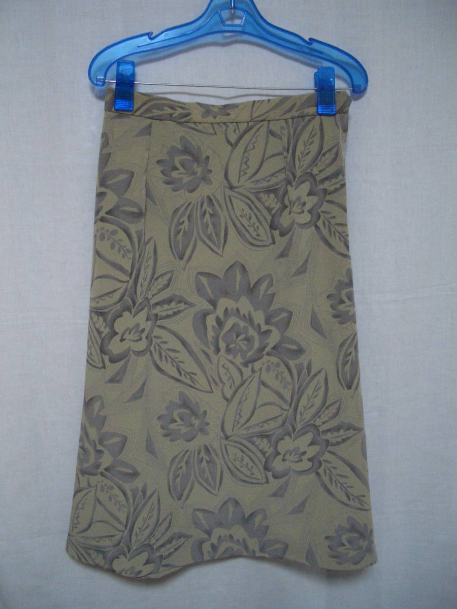 新品※スカート※ハンドメイド※セミタイトスカート※裏なし※大きな花柄※ピッタリW69cm拍卖