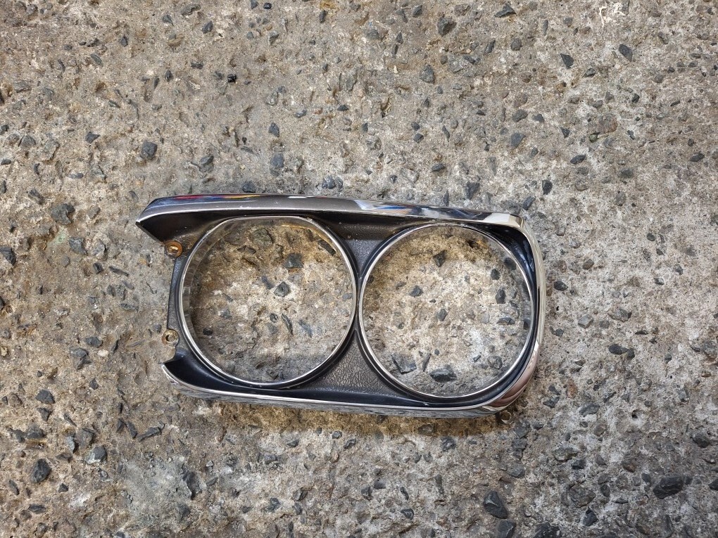 KGC10 ハコスカ スカイライン ヘッドライトカバー(左側)No.ki拍卖