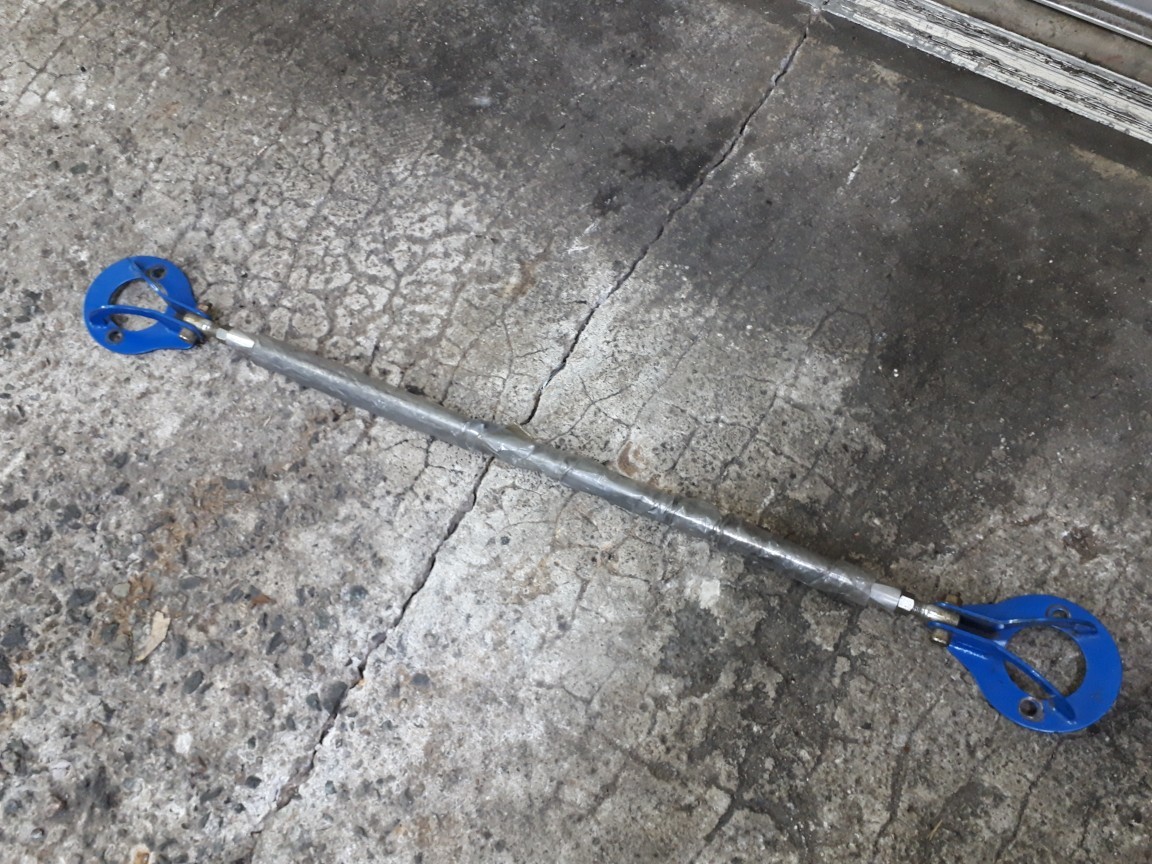 HCR32 スカイライン 用 リアタワーバー拍卖