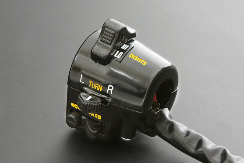 N81-4310 KZ1000A1/A2 (ギボシタイプ) ハンドルディマースイッチ 左側(ウインカー)拍卖