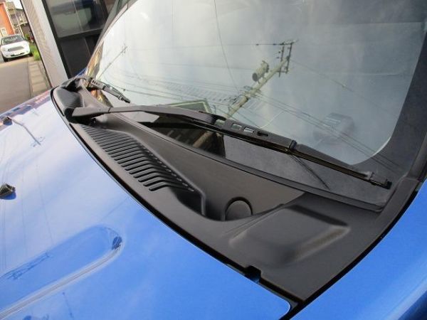 残りわずか!【未使用 スズキ 純正】SUZUKI ジムニー JB23W 〜7型 カウルトップガーニッシュ 取付クリップ付き拍卖