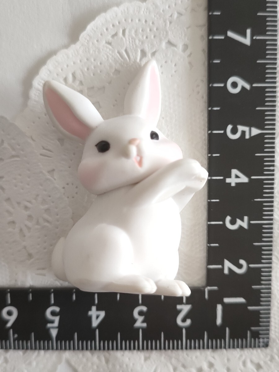 4r718 ドール用 ペット ウサギ 白 うさぎ ミニチュア 動物 バービー ジェニー momoko ピュアニーモ リカちゃん 1/6ドール お友達 レトロ拍卖