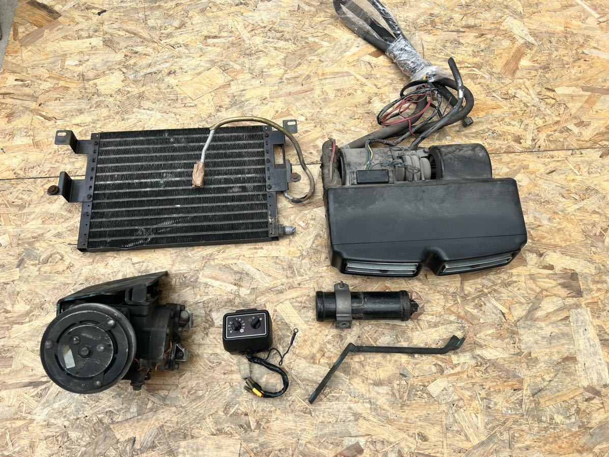 【超希少!】ハコスカ GC10 エアコン コンプレッサー コンデンサー 部品 一色 リキッドタンク スカイライン拍卖