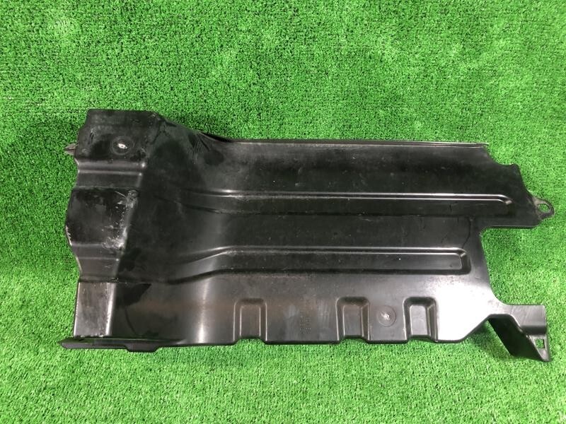 SUZUKI スズキ エブリイ H26年 純正 エンジンカバー 72431-68L0 HBD-DA64V STEERING WHEEL AIR RIGHT PROTECTOR ID:2906拍卖