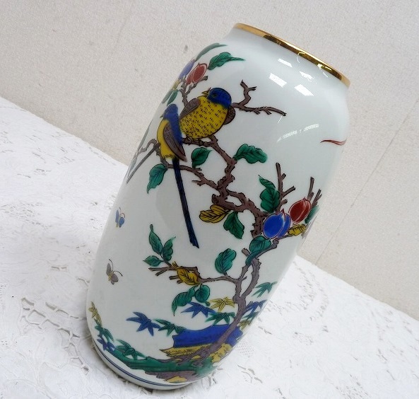 (☆BM)九谷焼 花器 花鳥 花瓶 高さ26㎝ 華道具 壺 桃 蝶々 クラッシックレトロ 日本伝統工芸 色絵 和風 拍卖