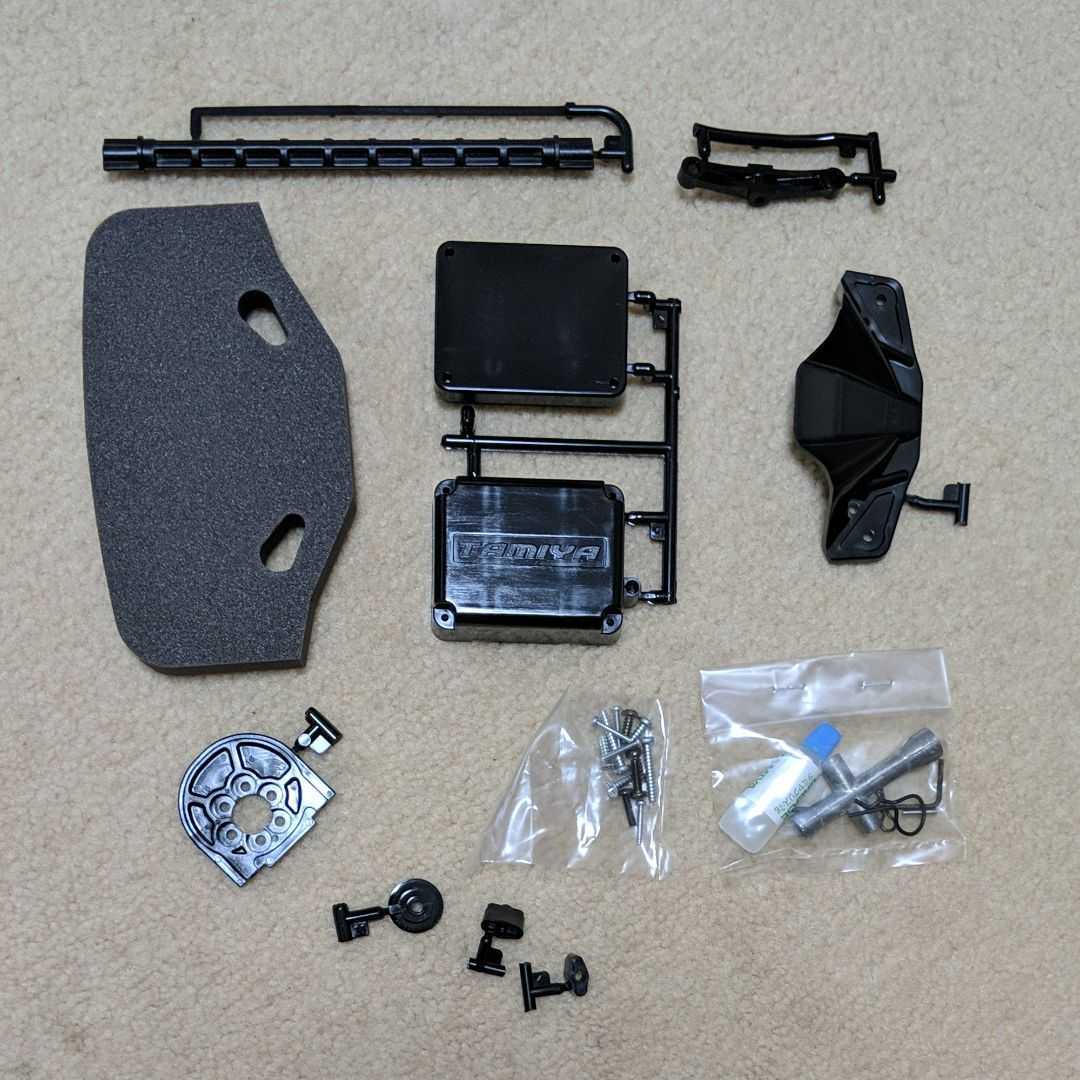 タミヤ 新品 1/10 TT02 シャーシー ウレタンバンパー アンプ防埃カバー ドライブシャフト ホイールレンチ モーターマウント他拍卖