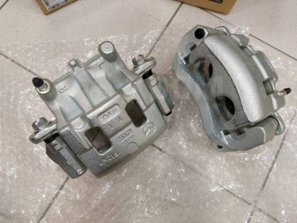 【未使用 マツダ 純正流用】アテンザセダン GJ KG系CX-8 フロントブレーキキャリバー ダストカバー 左右セット拍卖